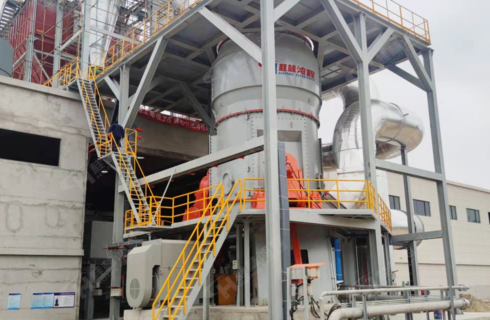 豪氣！福建這家廠一次訂了三臺(tái)鈦精礦磨粉機(jī)