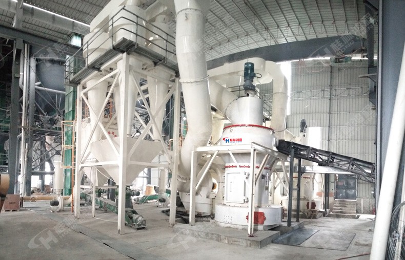 　湖北某廠采購了桂林鴻程的高鈣石粉機(jī)器，60-900目粉日產(chǎn)量500噸以上